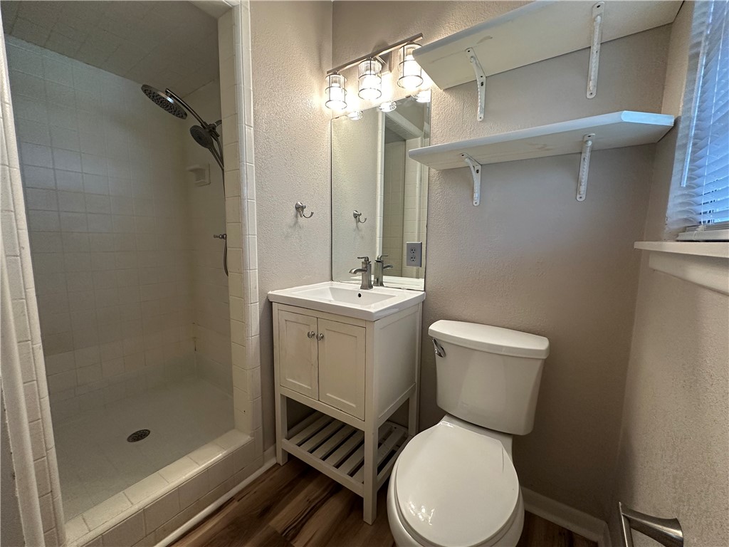 118 7th St Property Photo 11