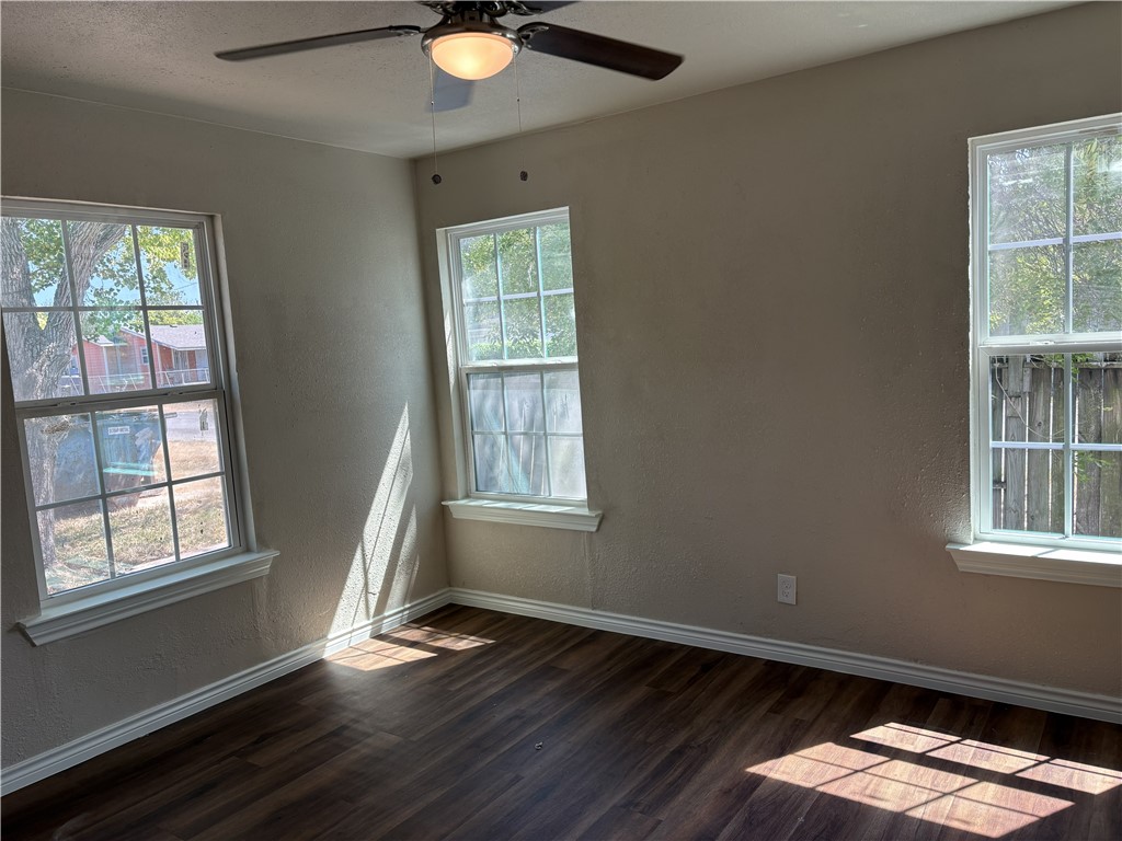4642 Nesbitt Dr Property Photo 3
