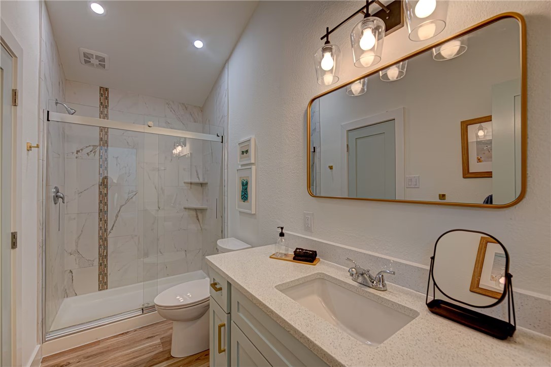 310 Leslie Lane Property Photo 20