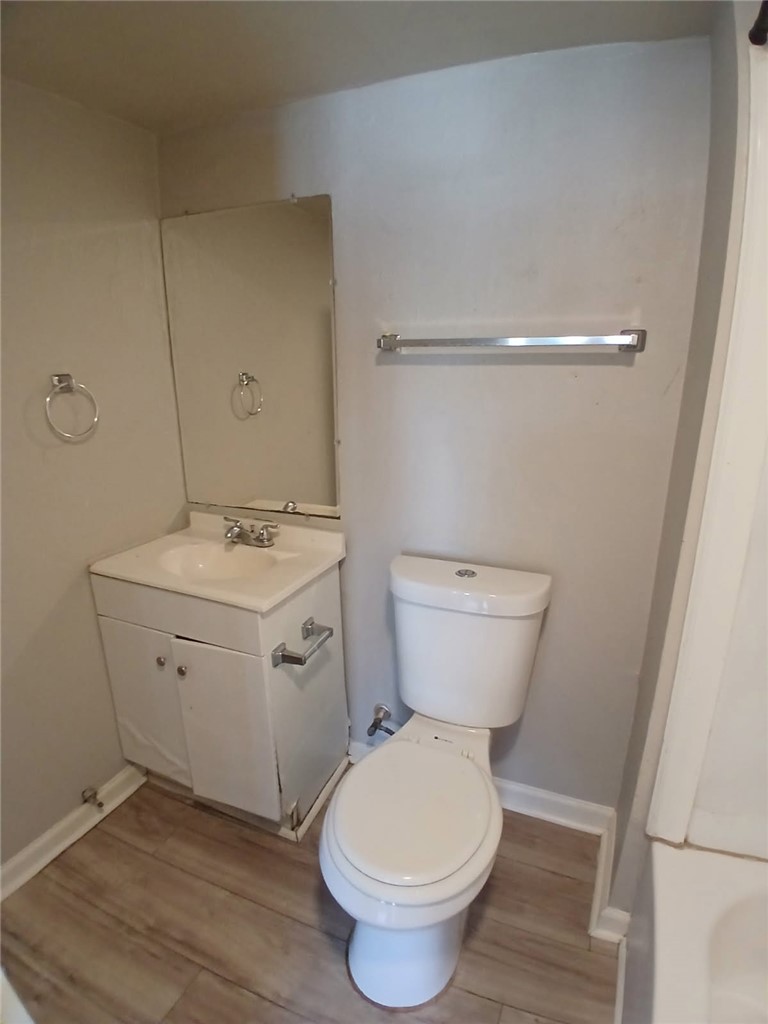 2534 Tarlton St Property Photo 6