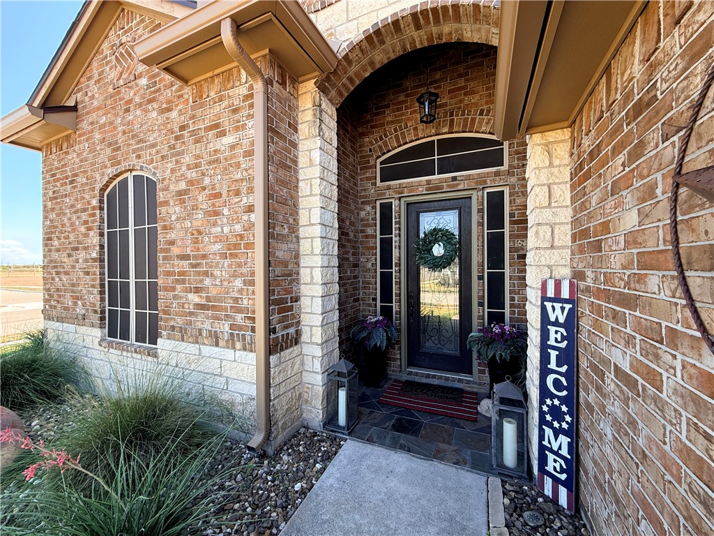 102 Chiman Dr Property Photo 2