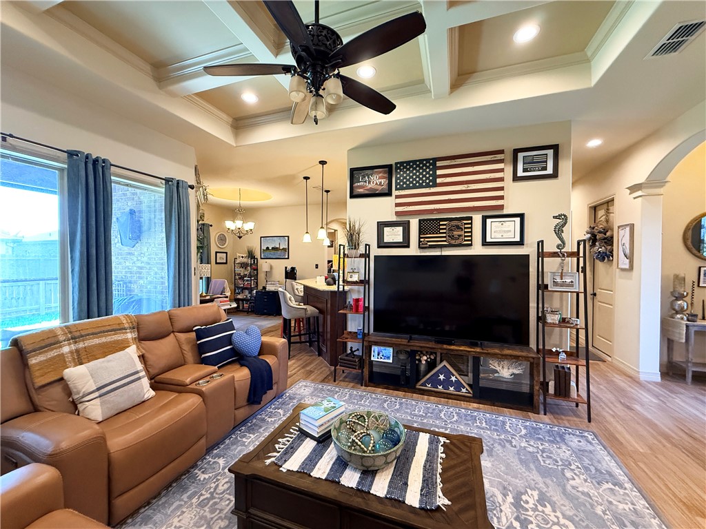 102 Chiman Dr Property Photo 4