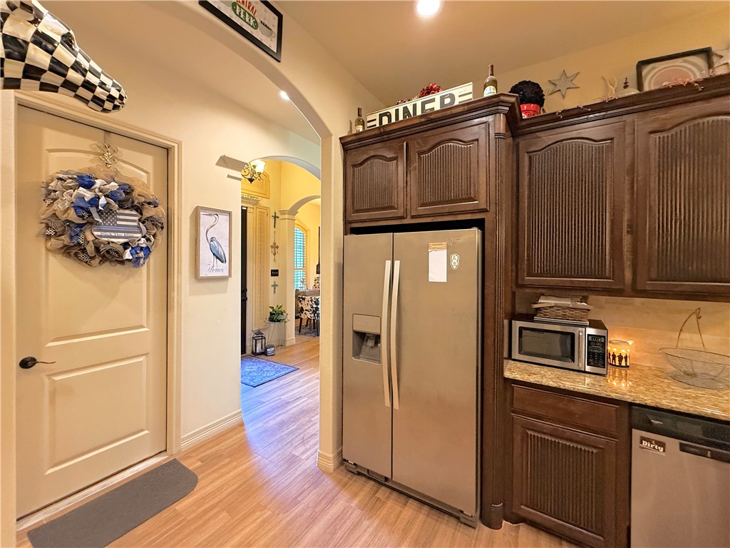 102 Chiman Dr Property Photo 6