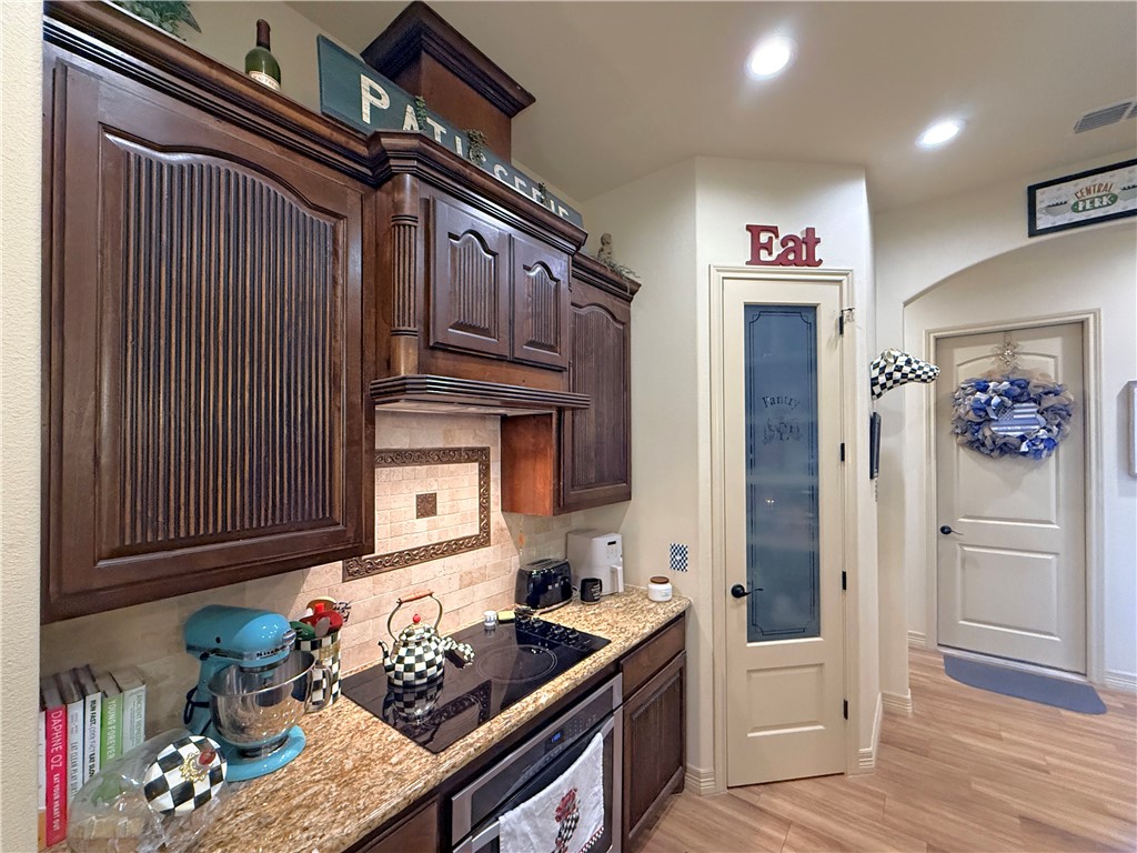 102 Chiman Dr Property Photo 9