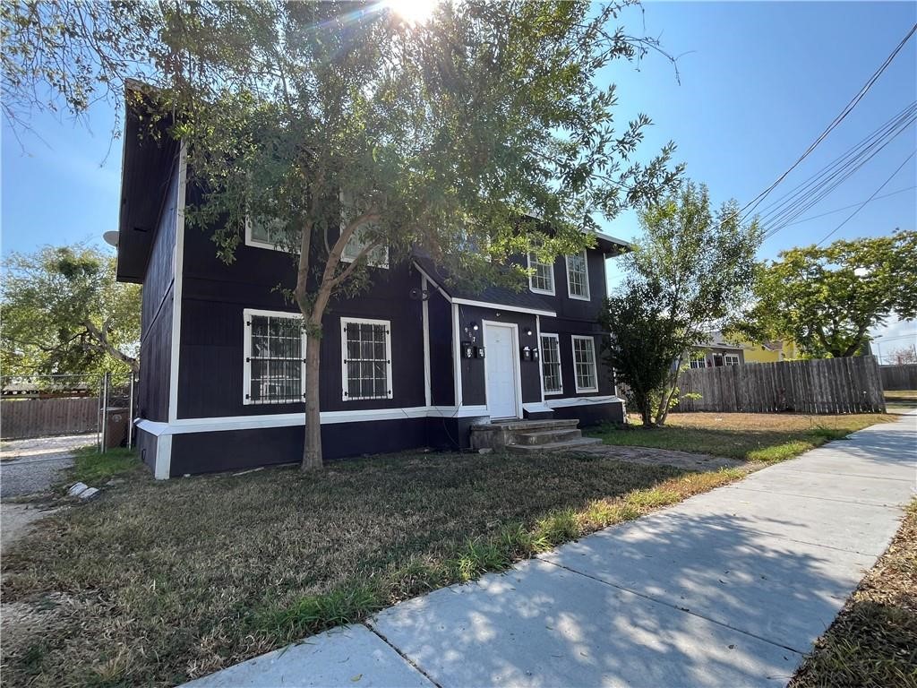 907 Elizabeth St Property Photo 1