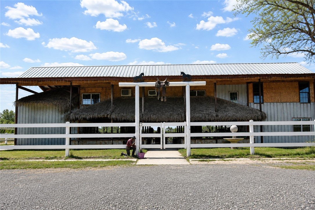 2325 E Highway 285 Property Photo 2
