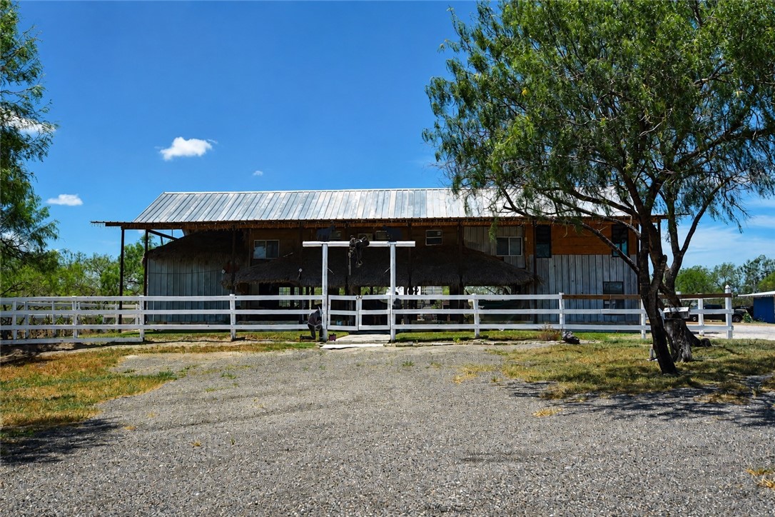 2325 E Highway 285 Property Photo 3