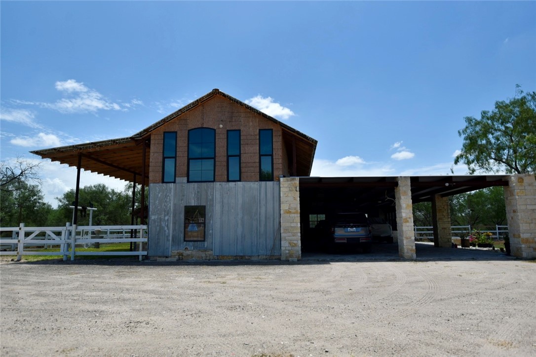 2325 E Highway 285 Property Photo 9