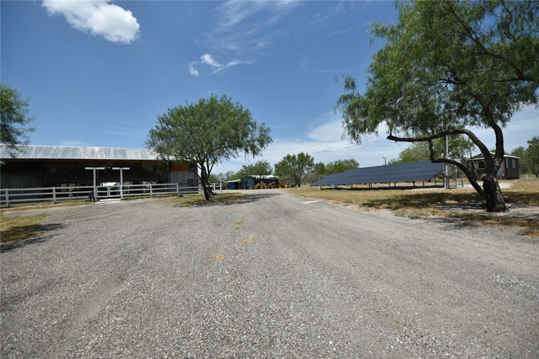 2325 E Highway 285 Property Photo 11