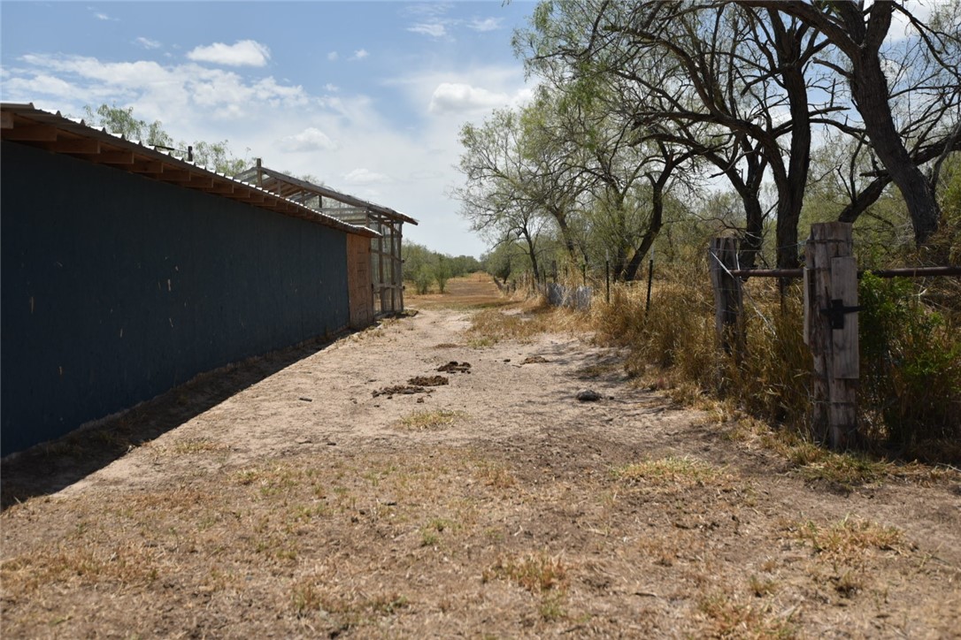 2325 E Highway 285 Property Photo 32