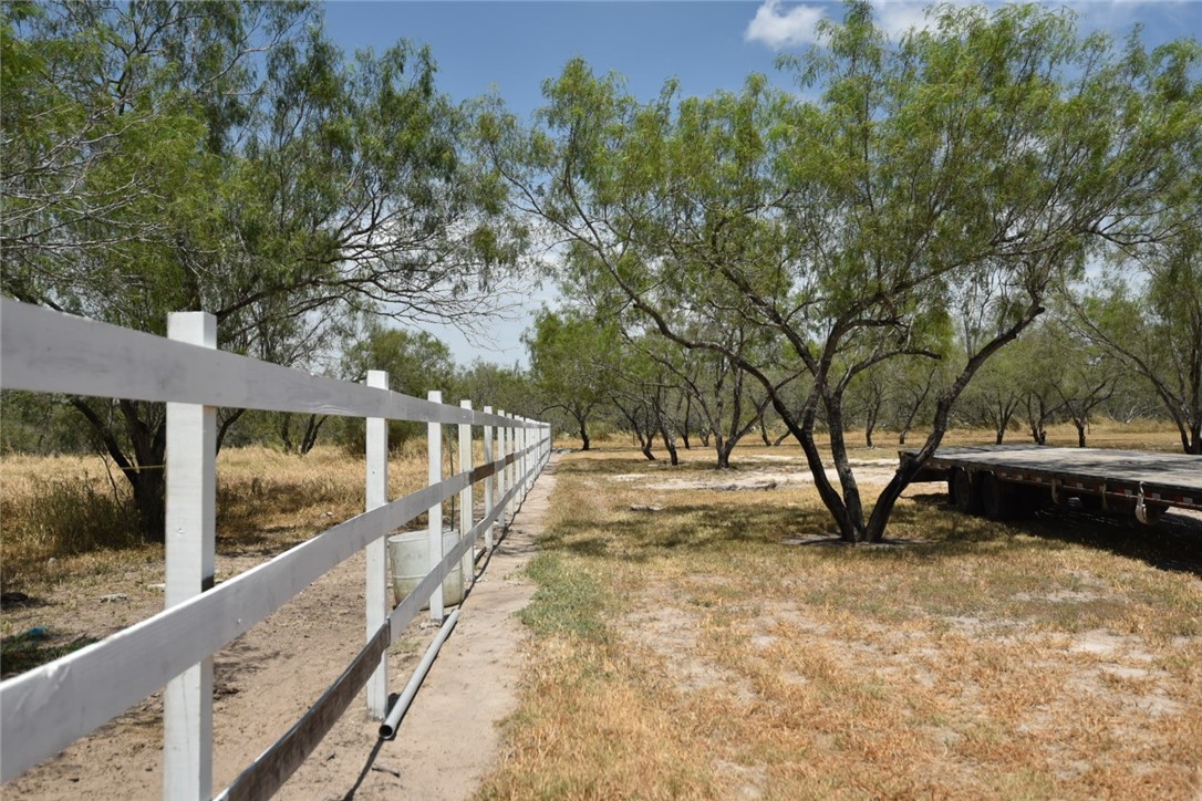 2325 E Highway 285 Property Photo 34