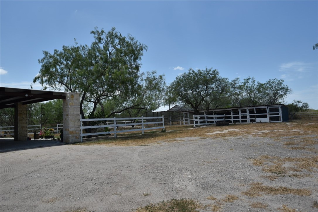 2325 E Highway 285 Property Photo 40