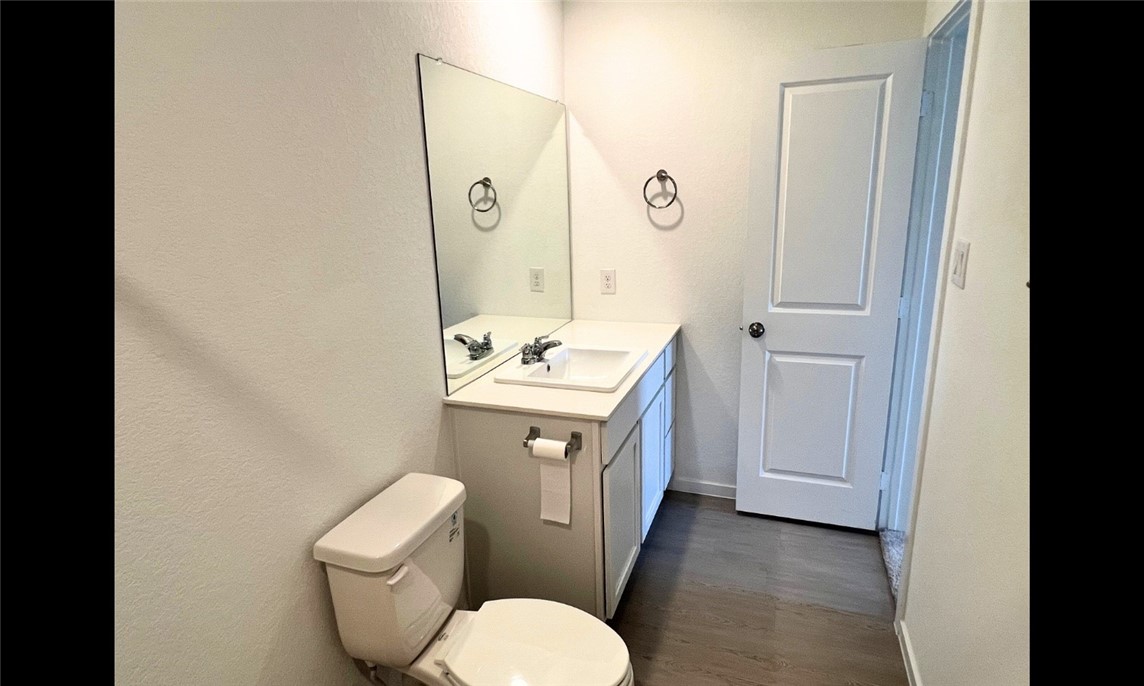 2801 Martell St Property Photo 33