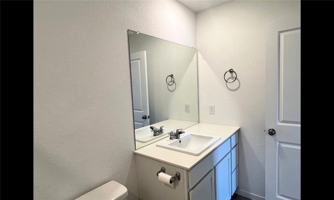 2801 Martell St Property Photo 34
