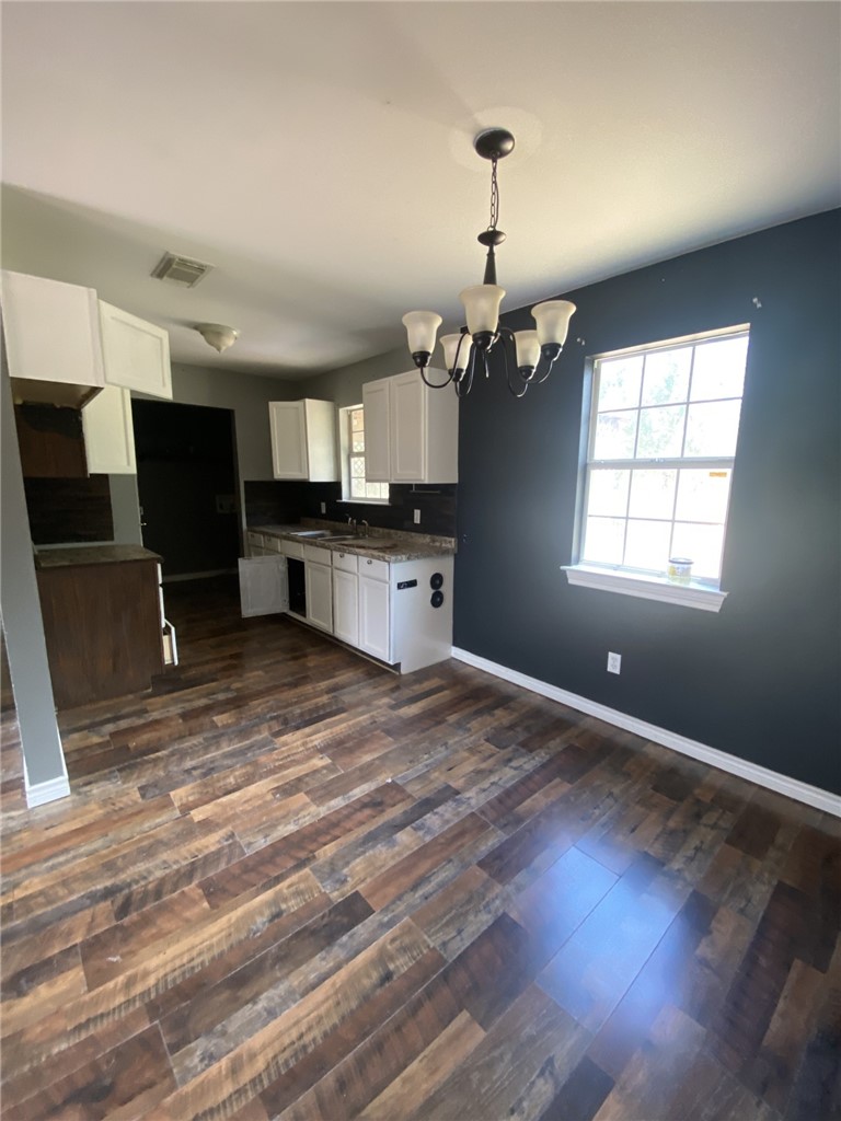 909 Range St Property Photo 4