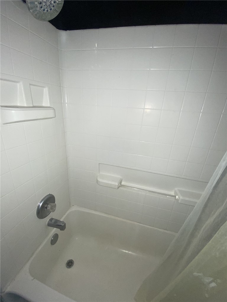 909 Range St Property Photo 11