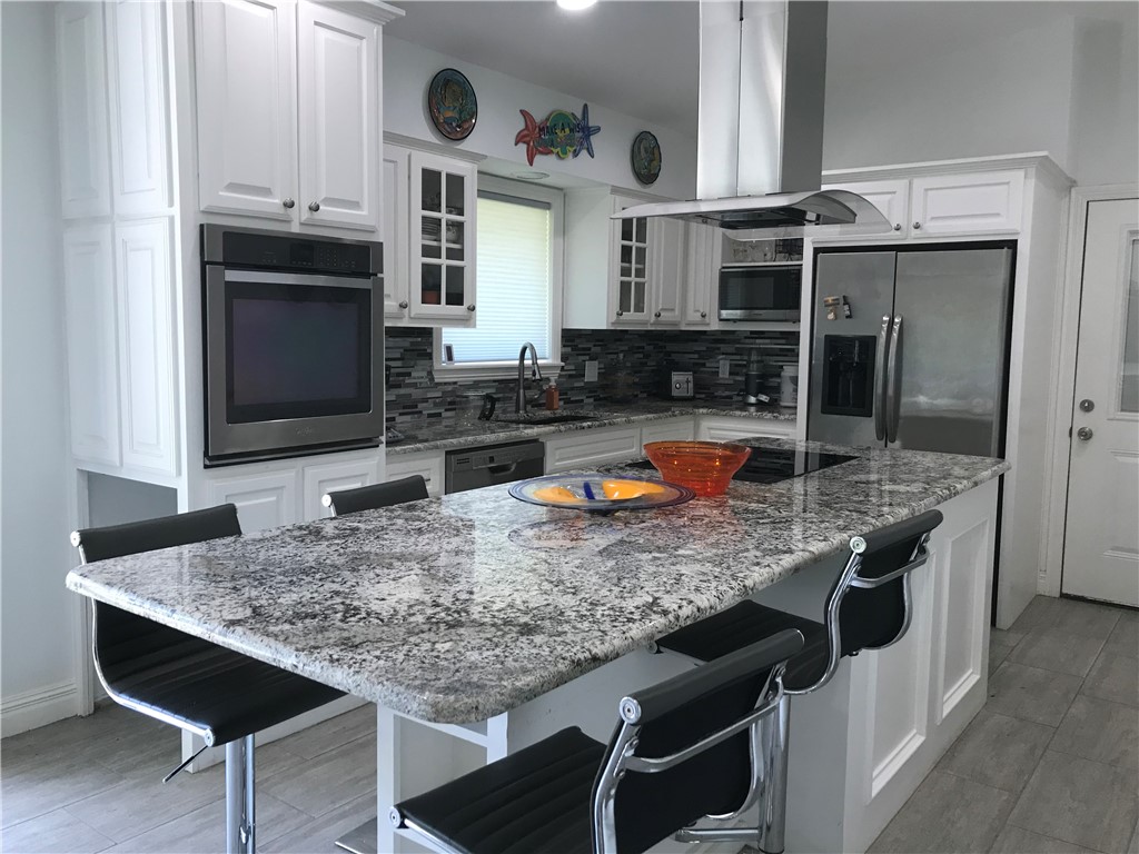 3241 Azores Dr Property Photo 8