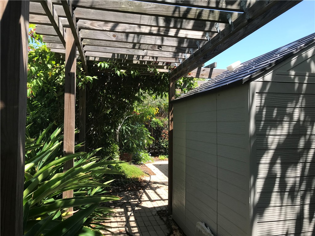 3241 Azores Dr Property Photo 19