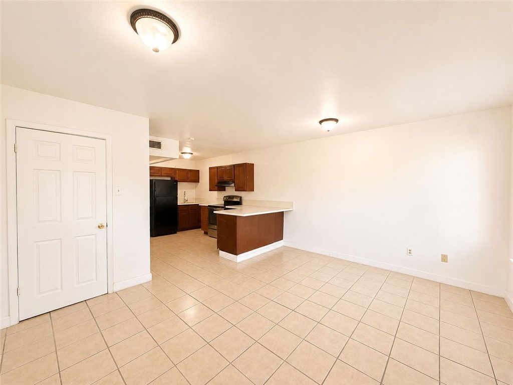 1004 Austin St 5 Property Photo 6