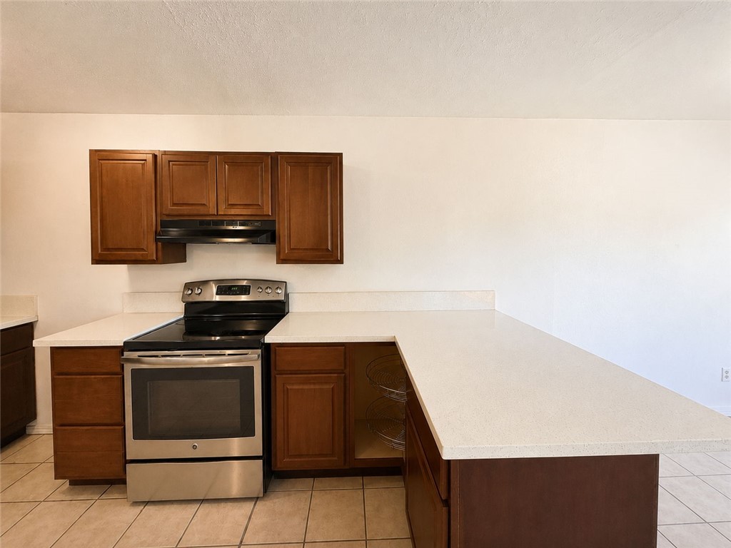 1004 Austin St 5 Property Photo 7