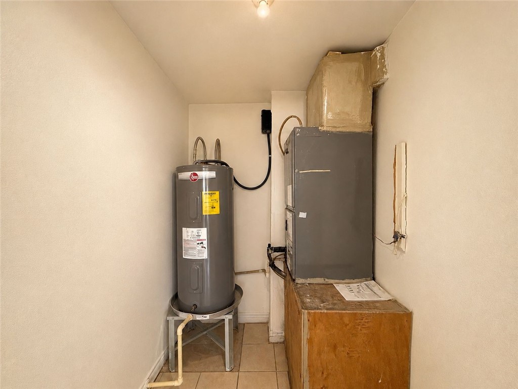 1004 Austin St 5 Property Photo 14