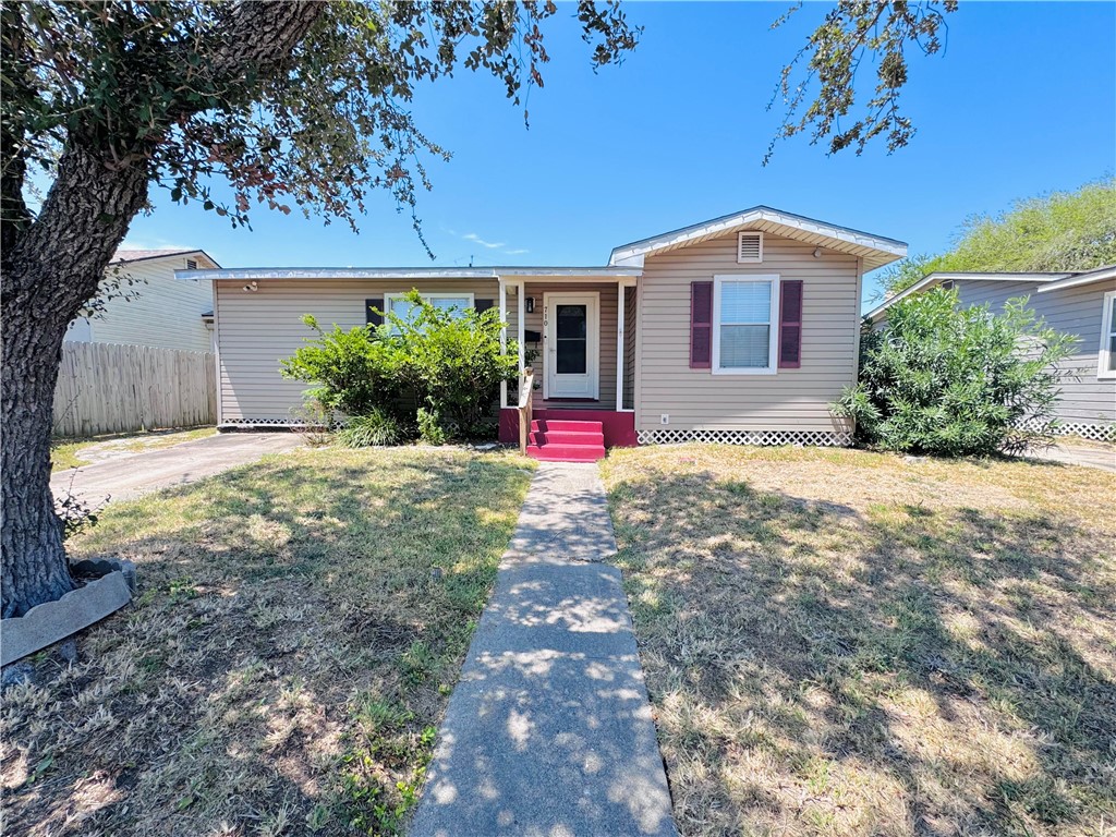 710 Cullen St Property Photo 2