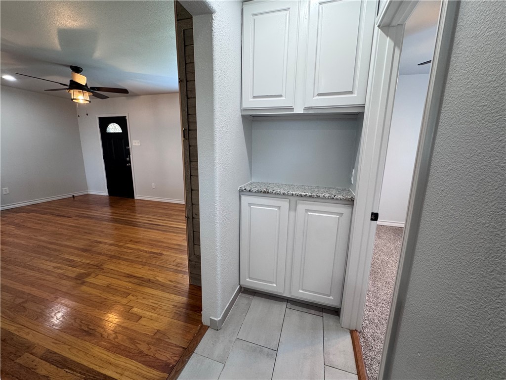 710 Cullen St Property Photo 13