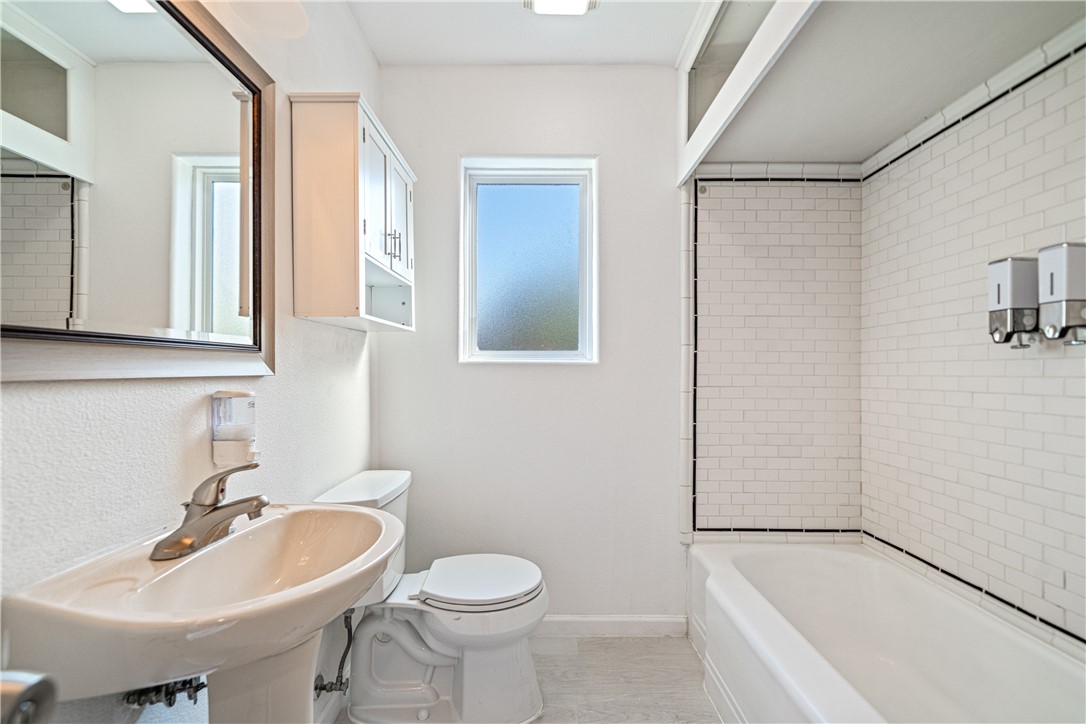 437 Homecrest St Property Photo 13