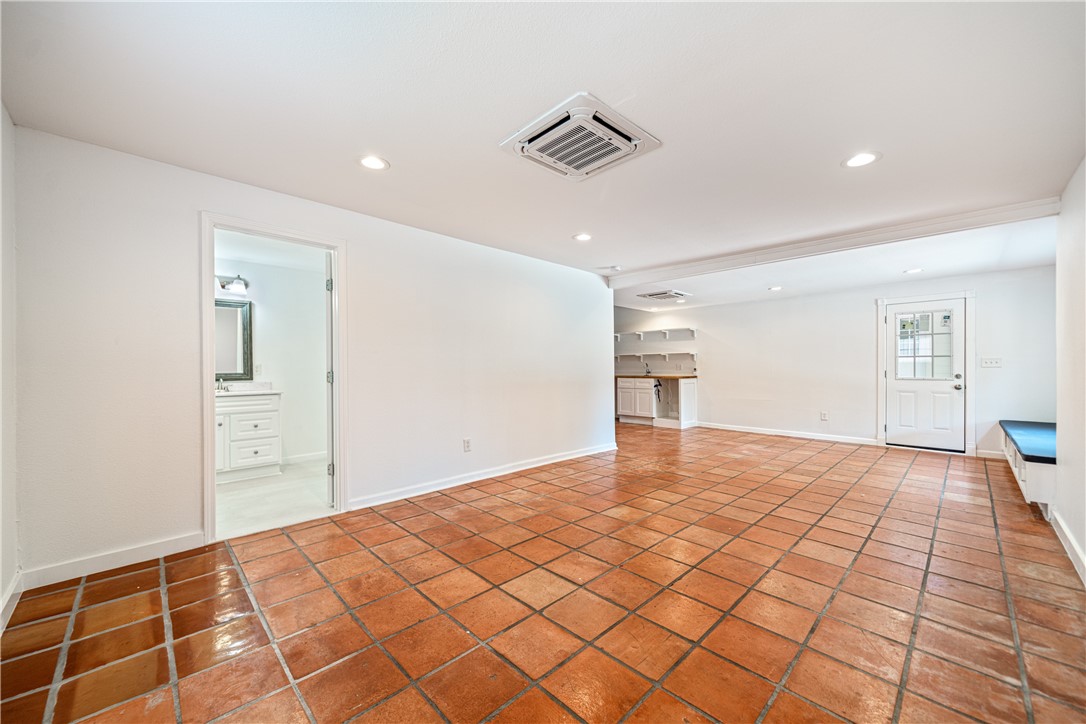 437 Homecrest St Property Photo 25
