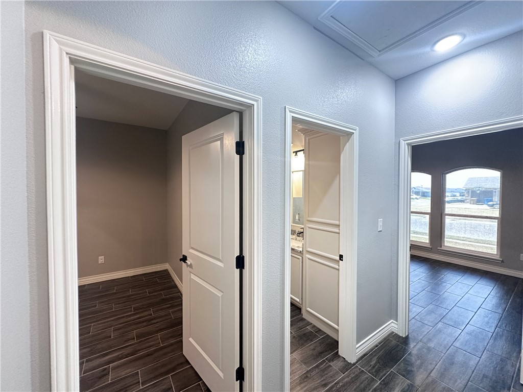 7814 Krypton Dr Property Photo 3
