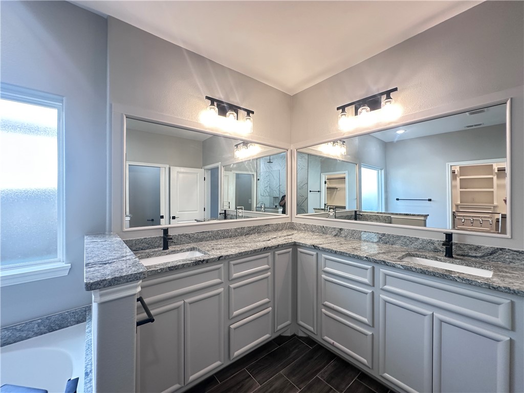 7814 Krypton Dr Property Photo 28