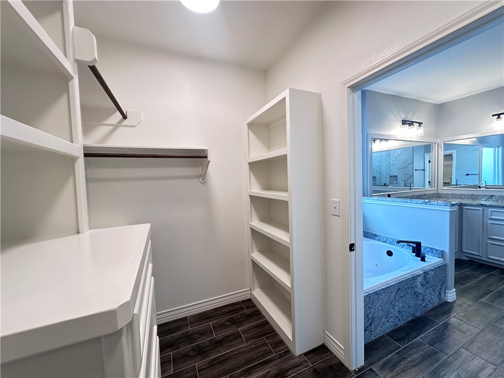 7814 Krypton Dr Property Photo 32