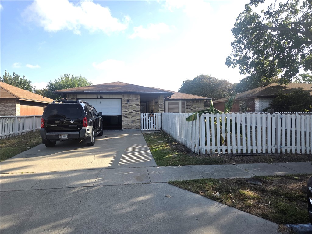 1118 Ontario Dr Property Photo 1