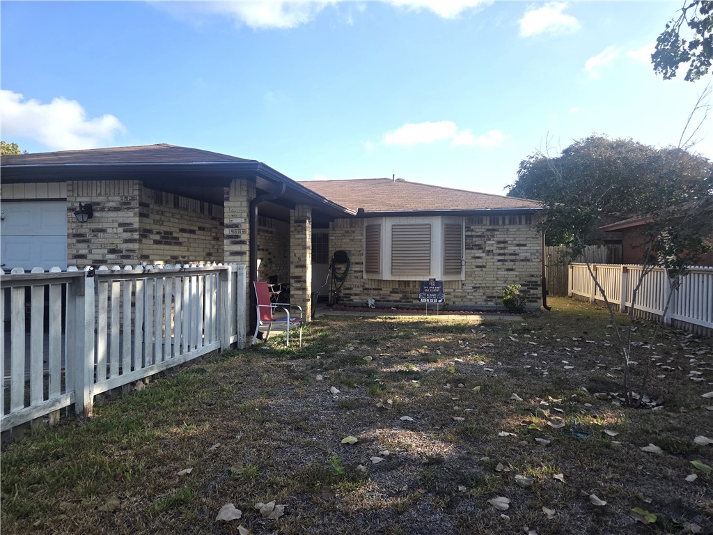 1118 Ontario Dr Property Photo 2