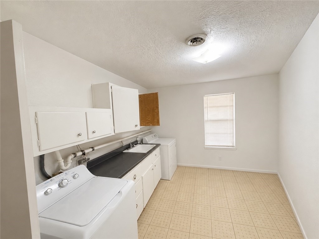 1710 Louisiana St Property Photo 8