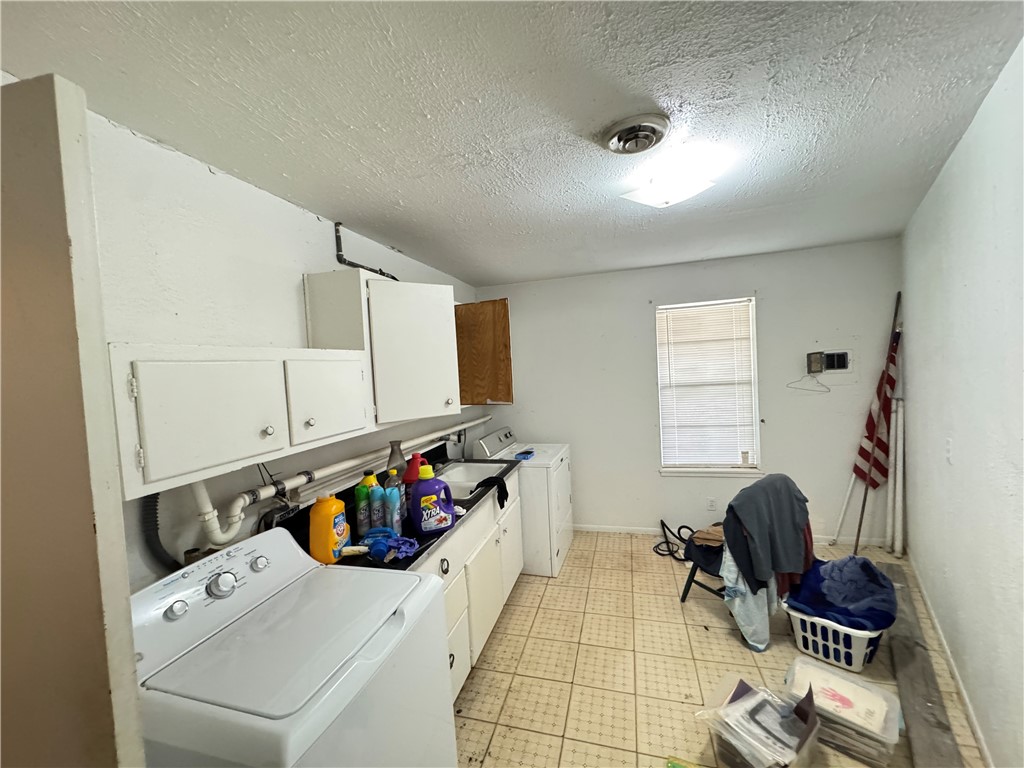 1710 Louisiana St Property Photo 9