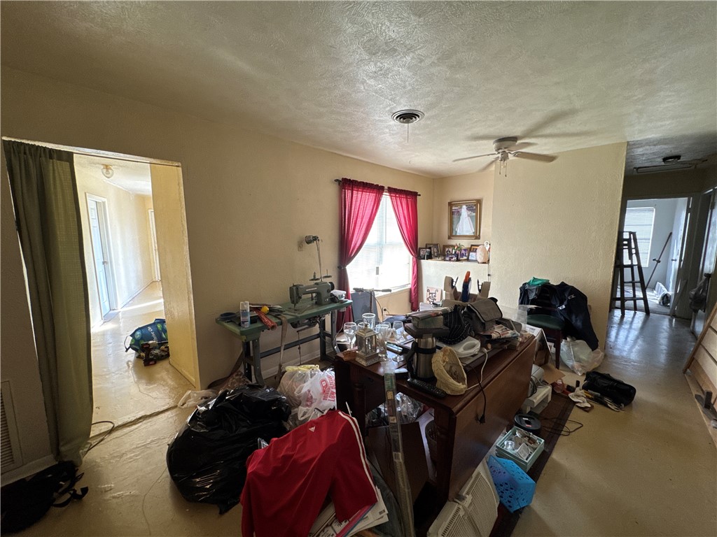 1710 Louisiana St Property Photo 11