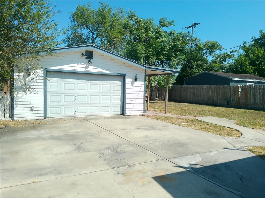 1438 Ormond Dr Property Photo 13