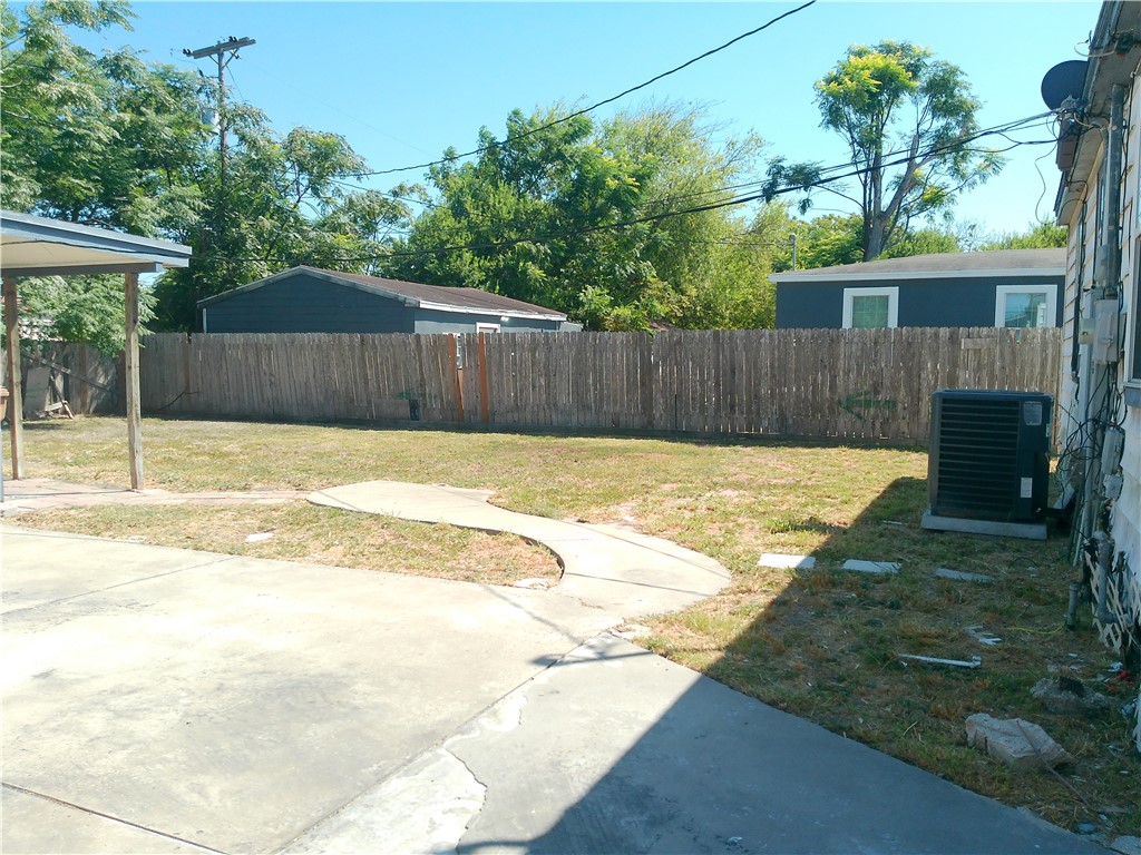 1438 Ormond Dr Property Photo 14