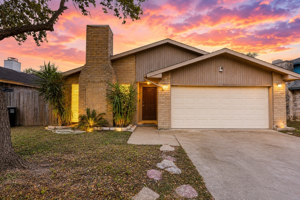 2721 Allencrest Dr