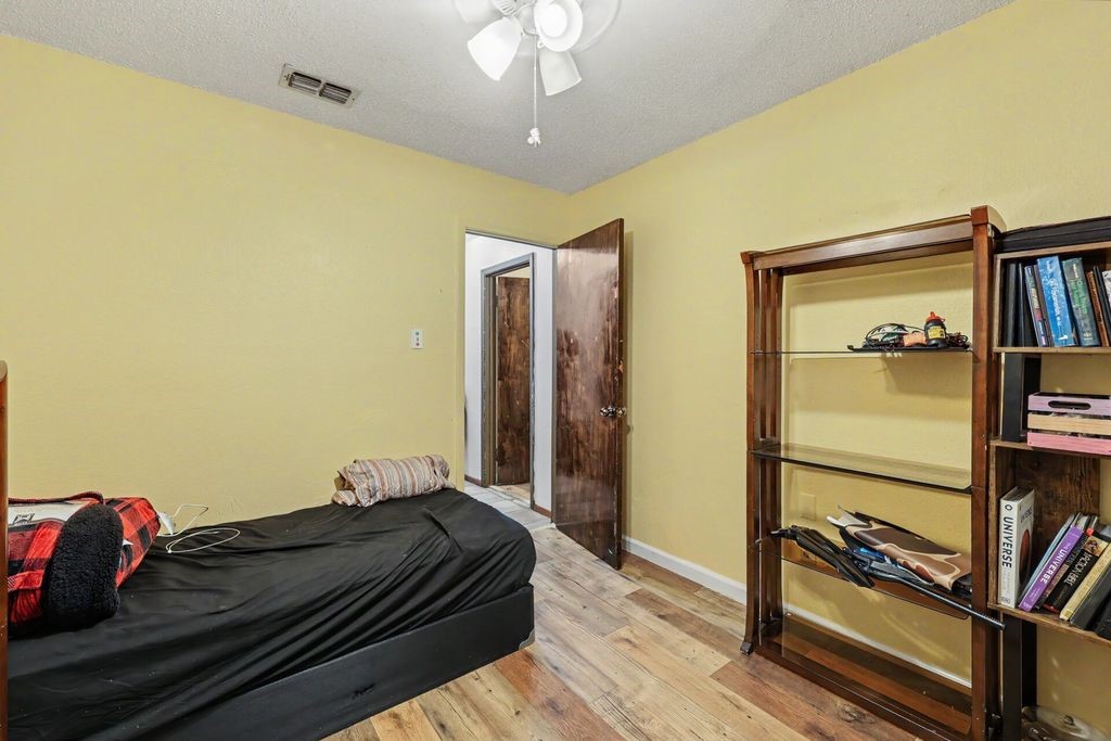 2721 Allencrest Dr Property Photo 20