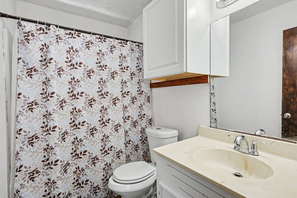 2721 Allencrest Dr Property Photo 21