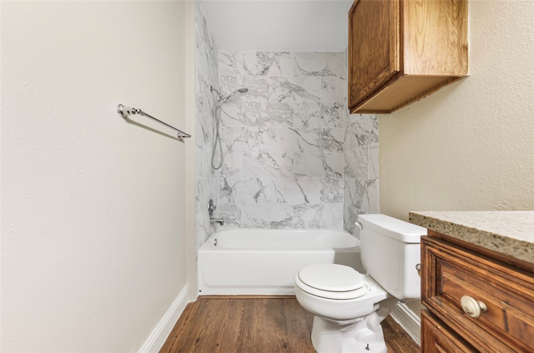 7252 The Mansions Dr P4 Property Photo 5