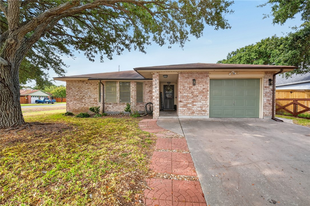 1101 Ontario Dr Property Photo 1