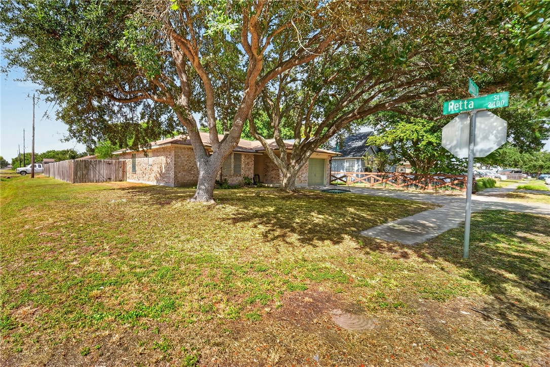1101 Ontario Dr Property Photo 2