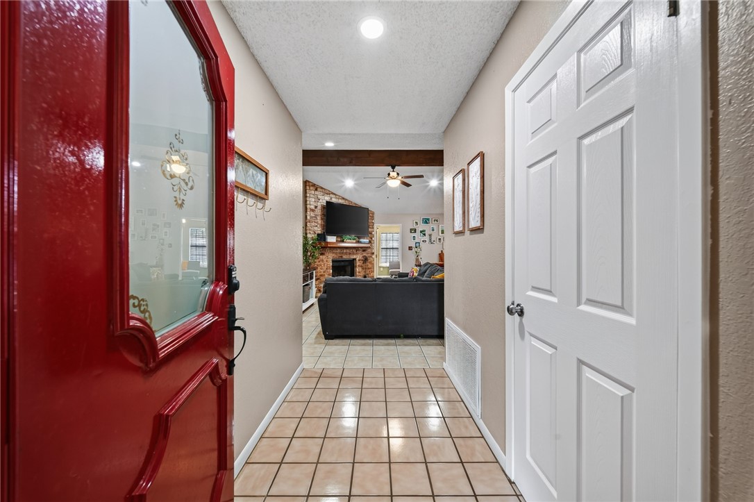 1101 Ontario Dr Property Photo 4