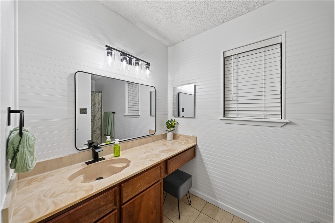 1101 Ontario Dr Property Photo 25