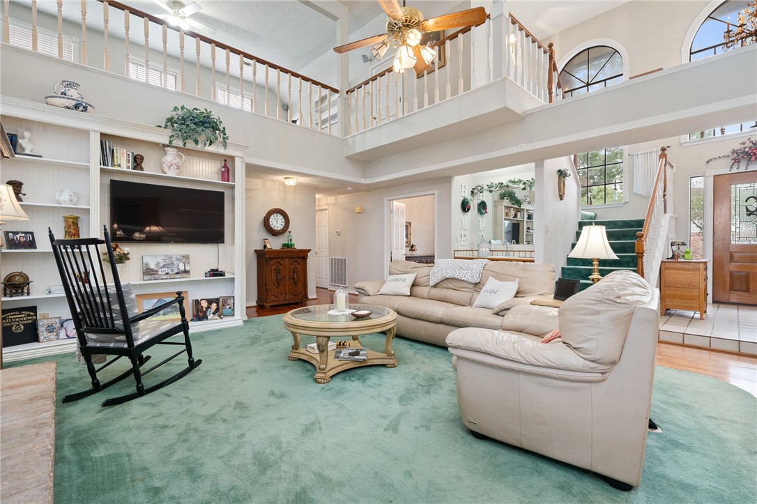 4510 Canyon Lake Cir Property Photo 6