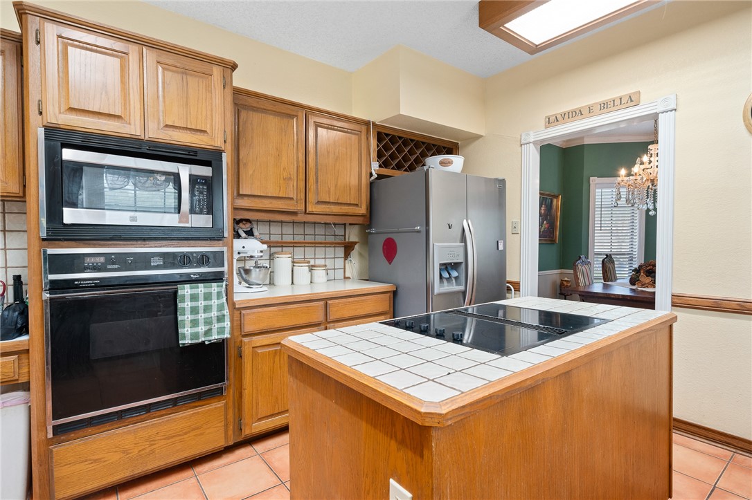 4510 Canyon Lake Cir Property Photo 9