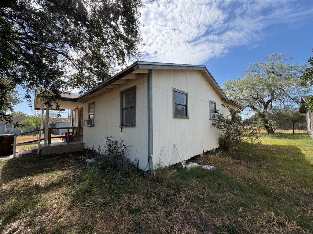 1121 E Avenue A Ave Property Photo 4